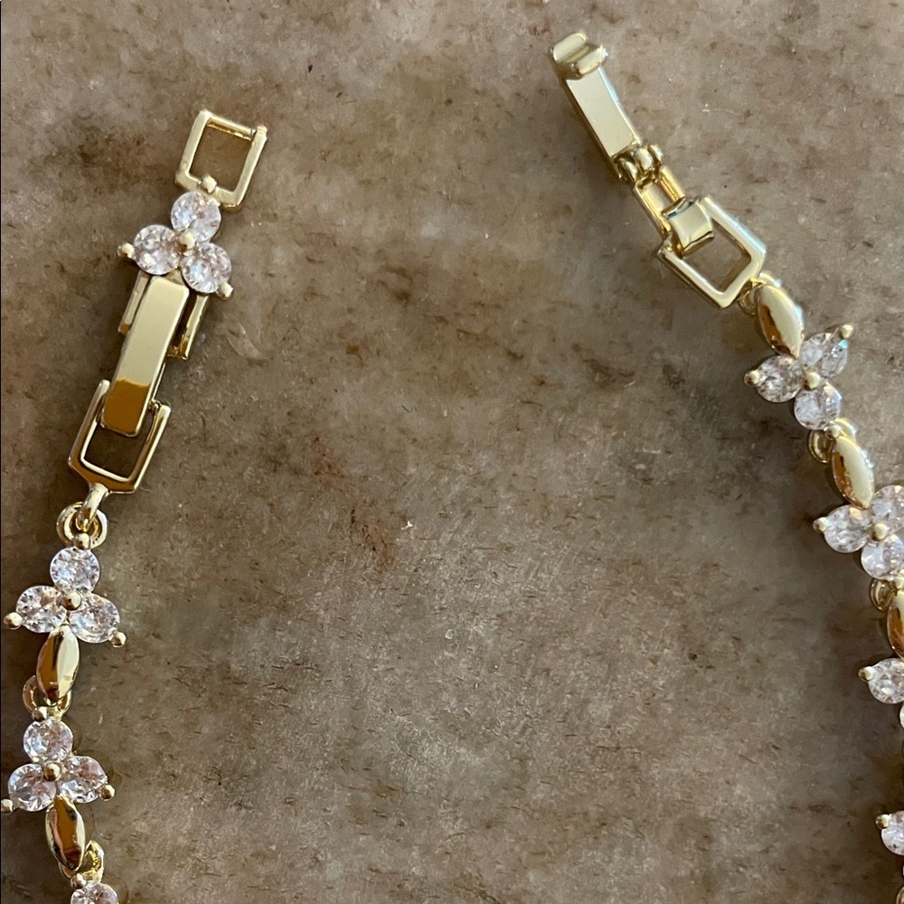 Elegant Gold plated Classic Bracelet 7” Women’s Bracelet | occasions Bracelet - Picture 2 of 4